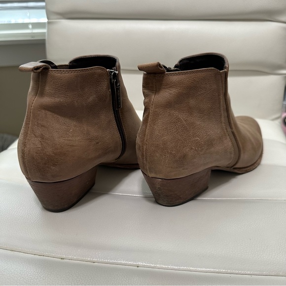 Aquatalia Taupe Weatherproof Leather Ankle Booties 7.5 - Picture 3 of 7